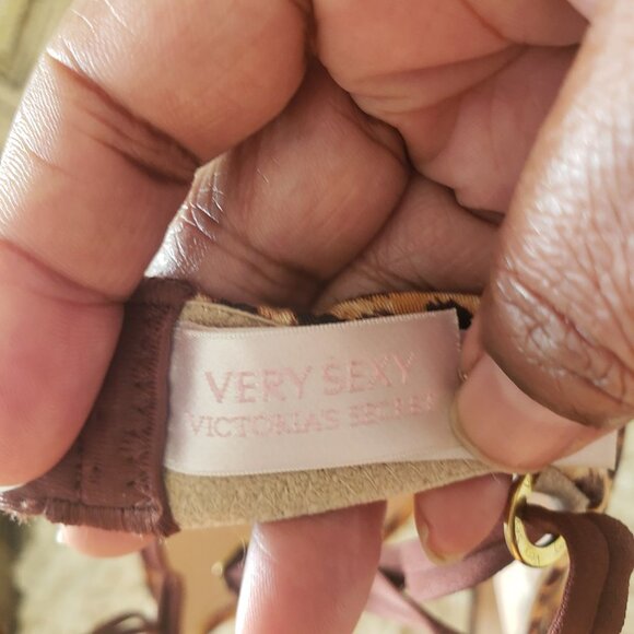 Victoria's Secret Bra Set Trio of 3 Retro Bras in Size 34B (3 Piece Set) - Picture 10 of 13